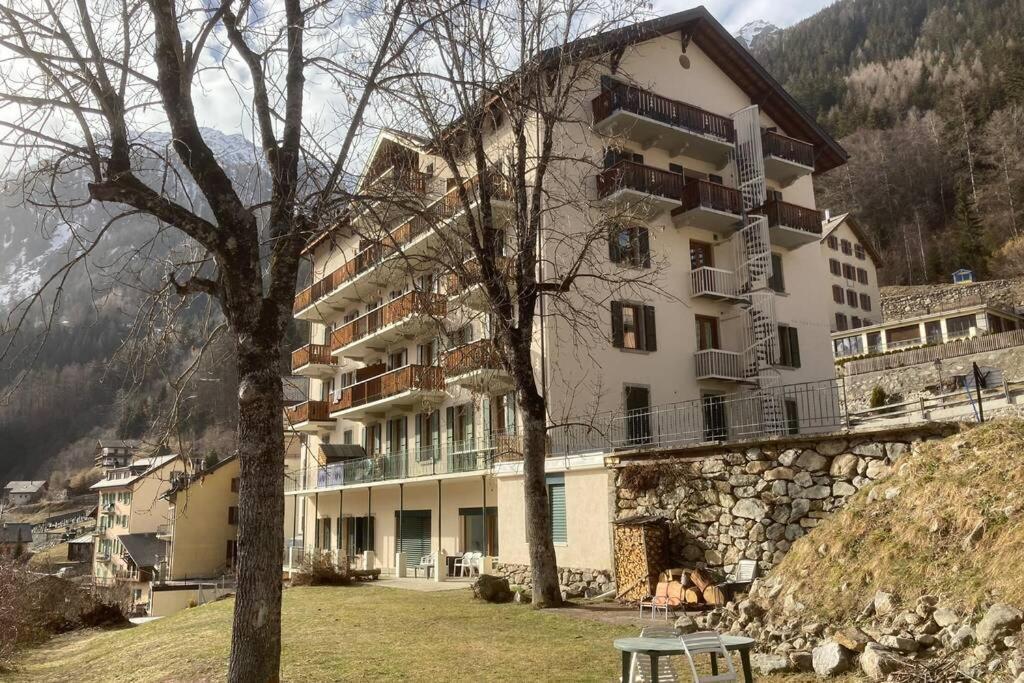 Bel Appartement 2.5 Pieces Avec Balcon, Magnifique Vue Sur Le Glacier Des Grands Finhaut Экстерьер фото